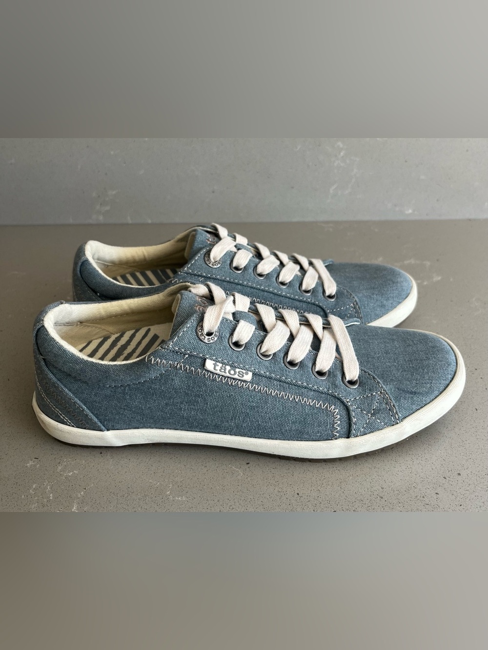 Taos Star Shoes Women's 6 Denim Blue Canvas Low Top Lace Up Comfort Sneakers